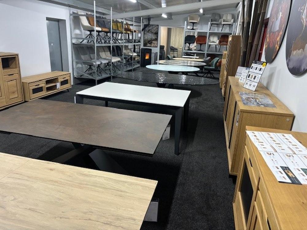 Nouvel univers tables et chaises